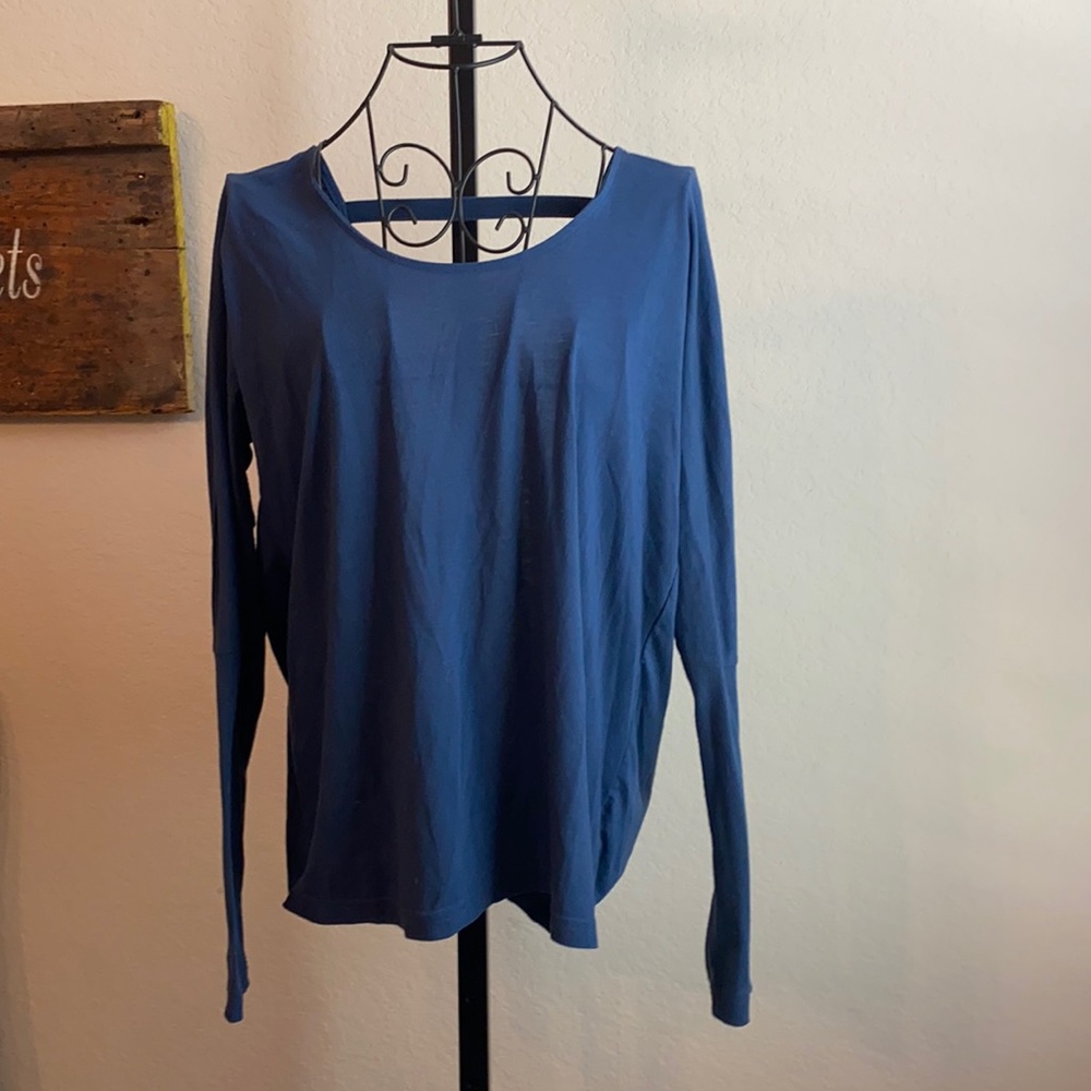 Blue matching set of open back shirt and pants size s/m